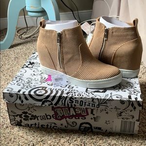 Tan wedge shoes